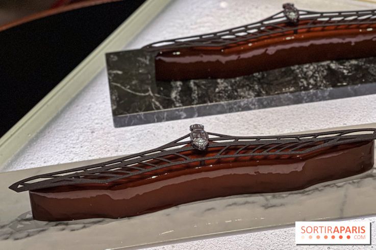 La Bûche de Noël 2024 du Royal Monceau Raffles Paris par Yazid Ichemrahen et Alexandre Favre
