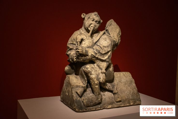 ルーヴル美術館の「狂気のフィギュア」展：写真で見る奇想天外な