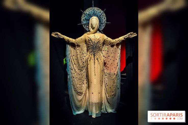 Stephen Jones, chapeaux d'artistes : l'exposition insolite et créative se dévoile au Palais Galliera - IMG20241017102629