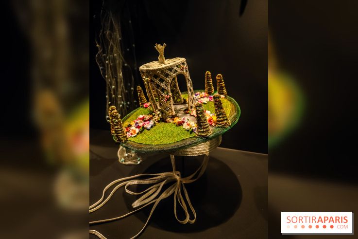 Stephen Jones, chapeaux d'artistes : l'exposition insolite et créative se dévoile au Palais Galliera - IMG20241017095642