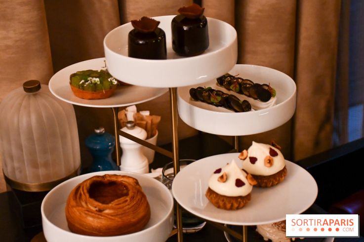 Le Tea Time de l'Hôtel du Prince de Galles à Paris par Hélène Kerloeguen