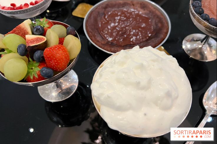 Le Grand Diner, Hôtel San Régis - Gâteau au chocolat, chantilly, glaces