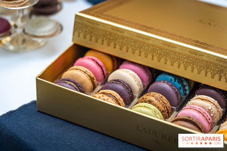 La bûche coffrets de Noël en trompe l'œil de Ladurée 2024 par Julien Alvarez et les créations de fête -  macarons