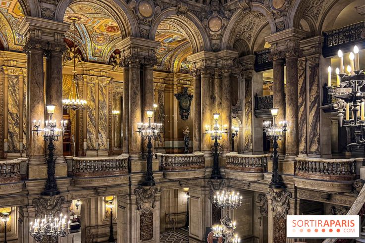 Bijoux de scène de l'Opéra de Paris : l'exposition de parures merveilleuses au Palais Garnier