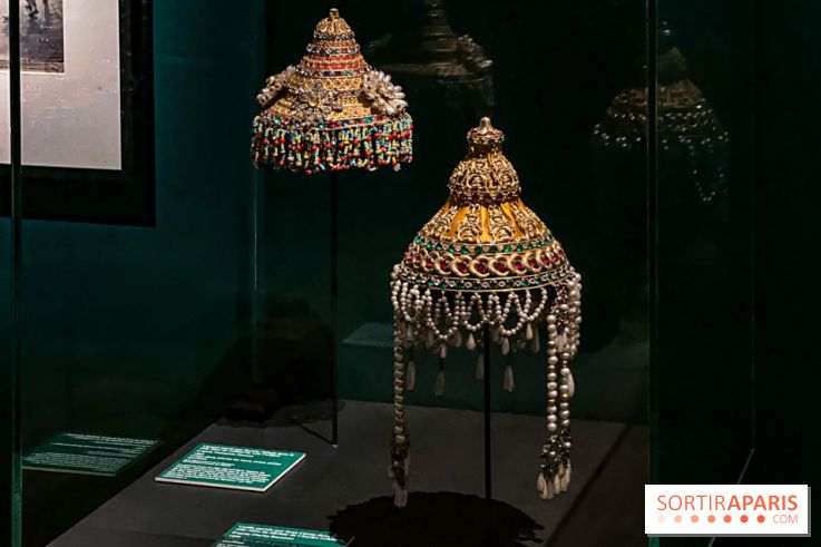 Bijoux de scène de l'Opéra de Paris : l'exposition de parures merveilleuses au Palais Garnier - IMG 2496