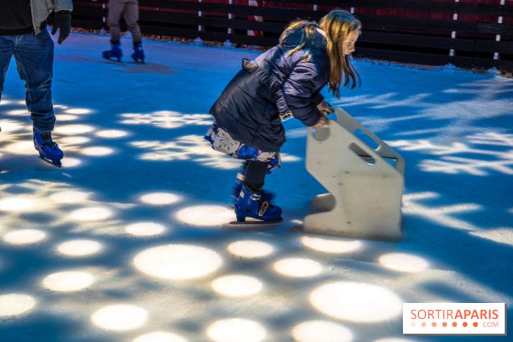 Noël au Parc Astérix 2024 - nos photos -  patinoire enfant