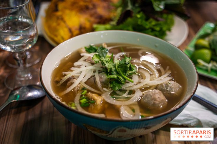 Pho Bom, le restaurant vietnamien, temple du pho et des nouilles Paris 13e -  pho bò đặc biệt