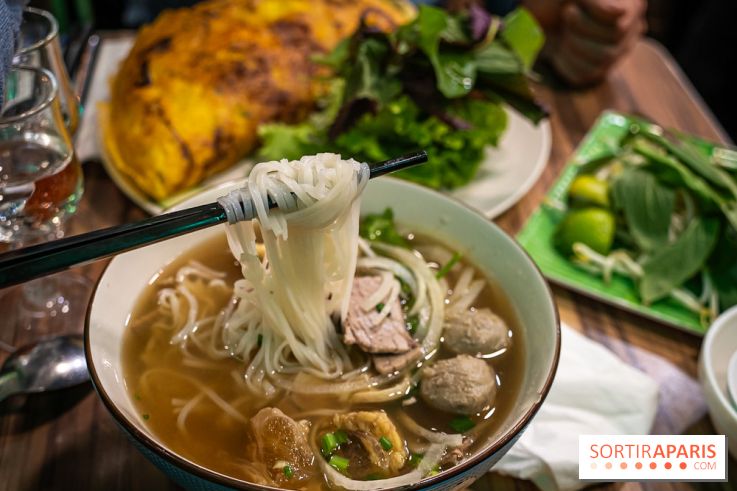 Pho Bom, le restaurant vietnamien, temple du pho et des nouilles Paris 13e -  pho bò đặc biệt