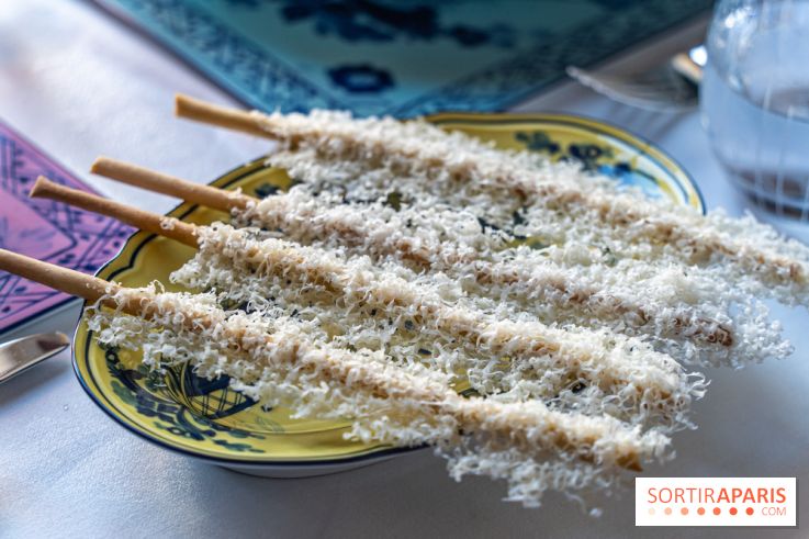Café Ginori à Paris - tea time et apéritivo Place Vendôme - gressin parmigiano