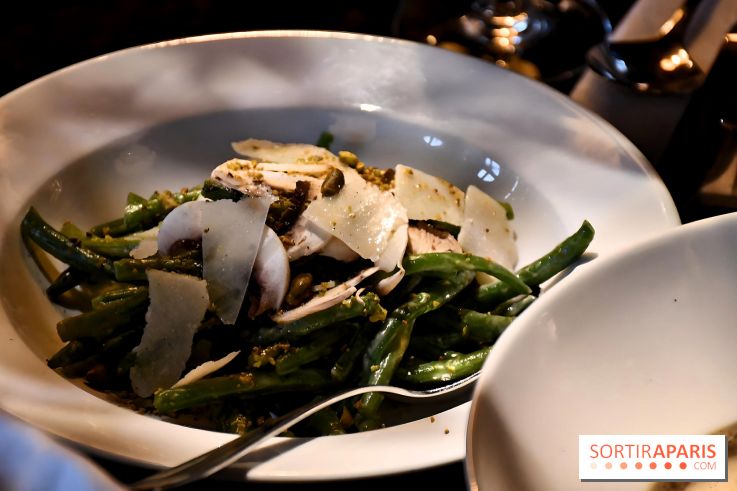 Victoria Paris, le resto festif au pied de l'Arc de Triomphe