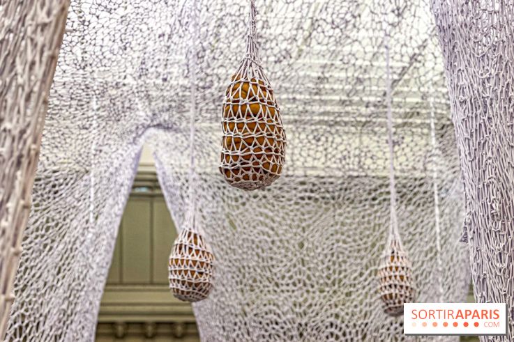 Le La Serpent, l'exposition gratuite, monumentale et immersive d'Ernesto Neto au Bon Marché Rive Gauche