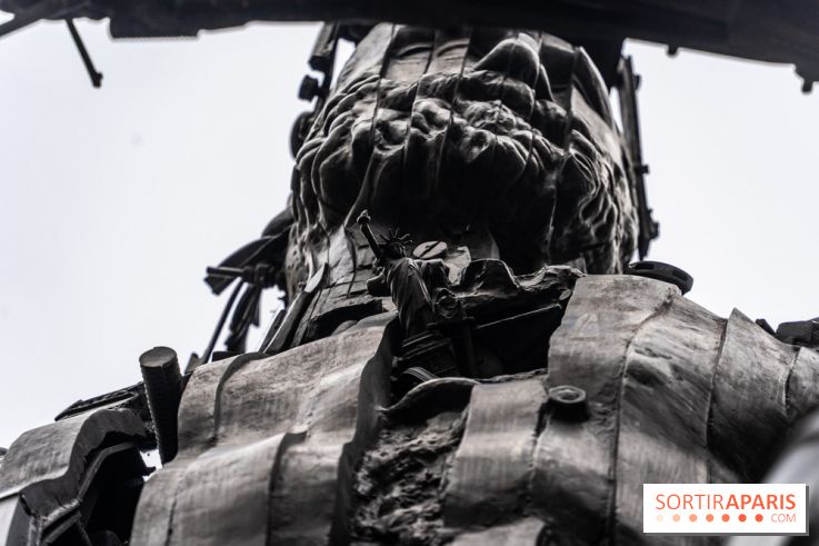 Le Centaure de César à Paris et sa statue de la Liberté miniature -  A7C0236