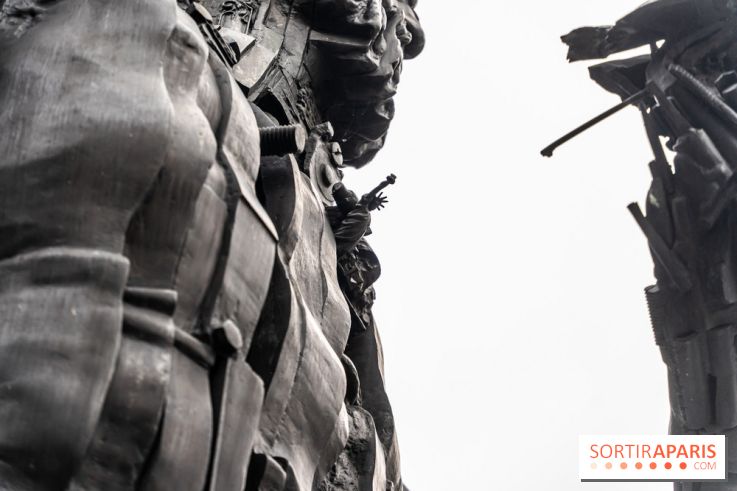 Le Centaure de César à Paris et sa statue de la Liberté miniature -  A7C0237