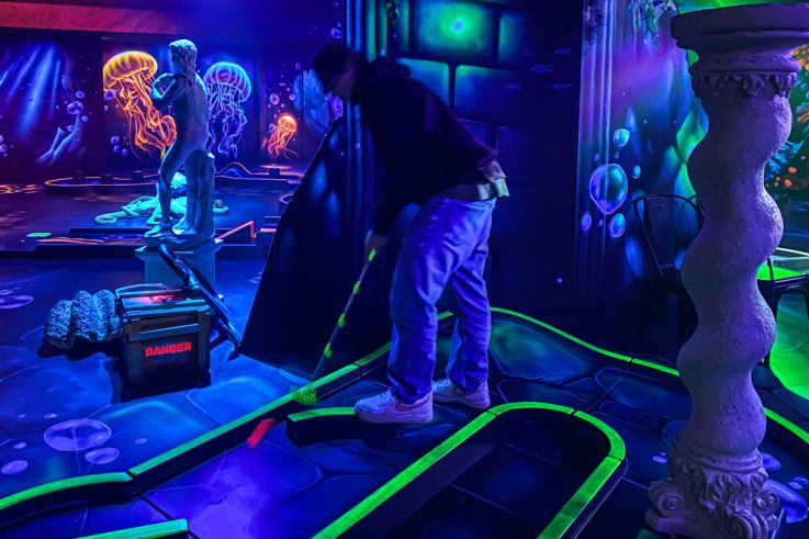 Ocean 12, le mini-golf indoor pour toute la famille à Bercy Village