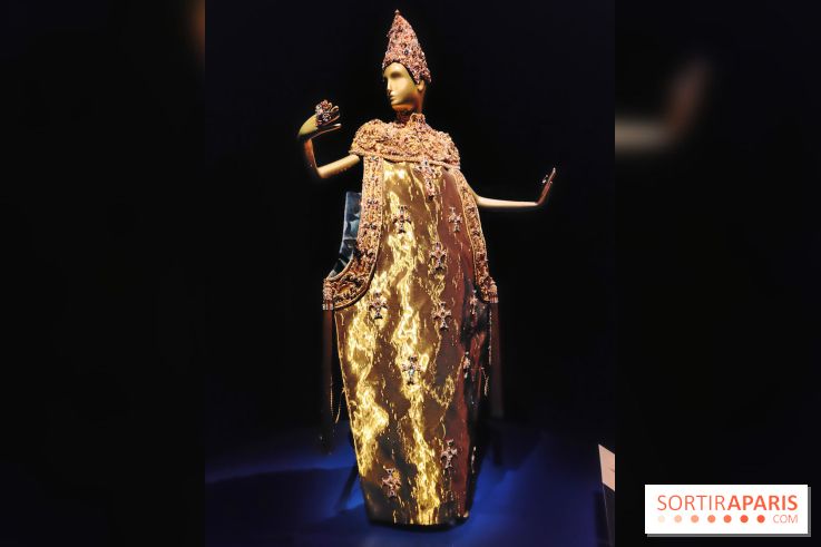 Au fil de l'or : l'expo brillante sur l'or dans l'art de la mode au musée du Quai Branly - photos