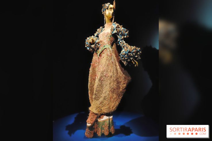 Au fil de l'or : l'expo brillante sur l'or dans l'art de la mode au musée du Quai Branly - photos