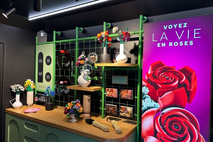 Saint-Valentin 2025 : des ateliers gratuits chez le Fleuriste LEGO à la Gare de l'Est - WhatsApp Image 2025 02 13 at 11.39.14 (2)