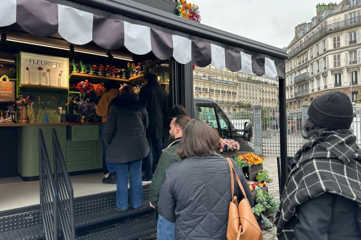 Saint-Valentin 2025 : des ateliers gratuits chez le Fleuriste LEGO à la Gare de l'Est - WhatsApp Image 2025 02 13 at 11.39.16 (1)