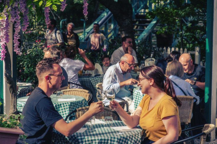 La Vie Nocturne à Paris : Un Kaléidoscope d’Expériences