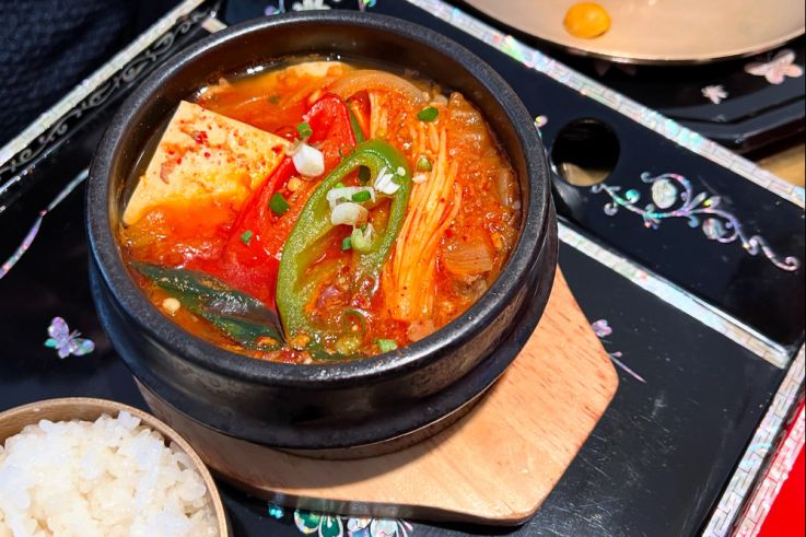 Sam Sun - Ragoût de kimchi et porc épicé