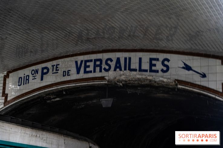 Station Abbesses - métro parisien - A7C02738