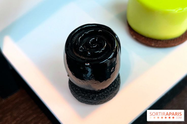 Quelque Part La Matière Brunch - Pâtisserie sésame noir