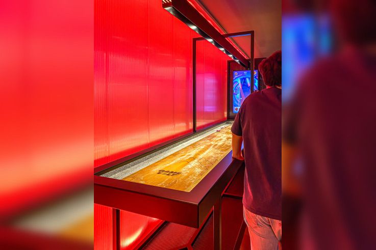 Pucks, l'enseigne de shuffleboard à Poissonnière - IMG 4450