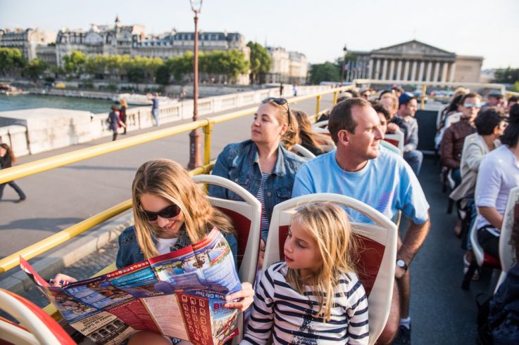 Découvrez Paris autrement avec nos bus à impériale ! Profitez d'une remise avec le code SORTIRAPARIS2025