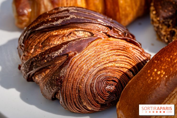 La boulangerie de Christophe Louie lance les nouvelle viennoiseries folles d'Anthony Nguyen - Pain au chocolat tout choco