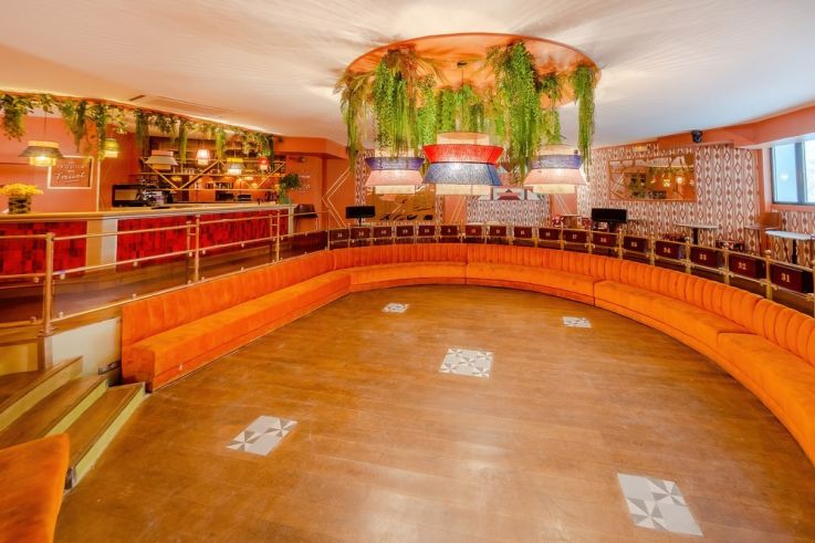 Yora, restaurant festif ambiance péruvienne dans un monument historique du 9e ! - villafrochot29