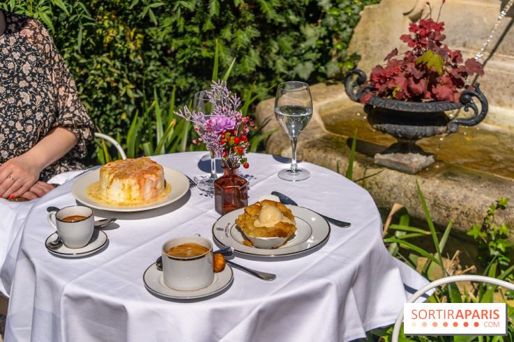 Terrasse de l'Hôtel Particulier, le jardin verdoyant au cœur de Montmartre - photo
