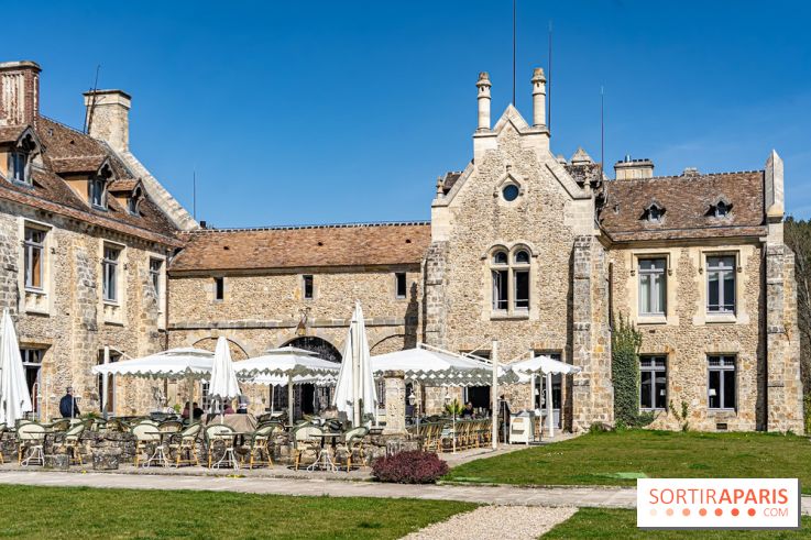 Les Chasses, le restaurant insolite avec une superbe terrasse à l'Abbaye des vaux de Cernay dans les Yvelines