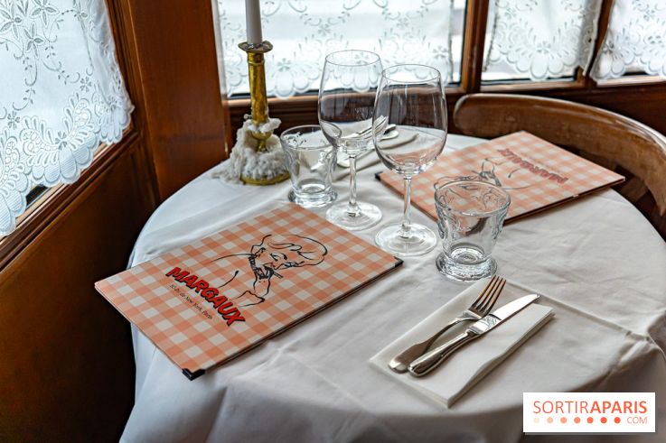 Margaux, le restaurant français typique, face à la Tour Eiffel