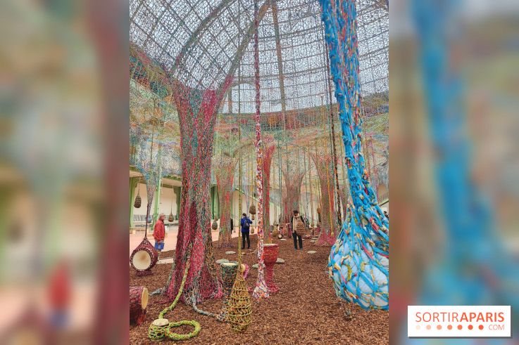 Ernesto Neto tisse une nouvelle installation monumentale gratuite au Grand Palais, nos photos