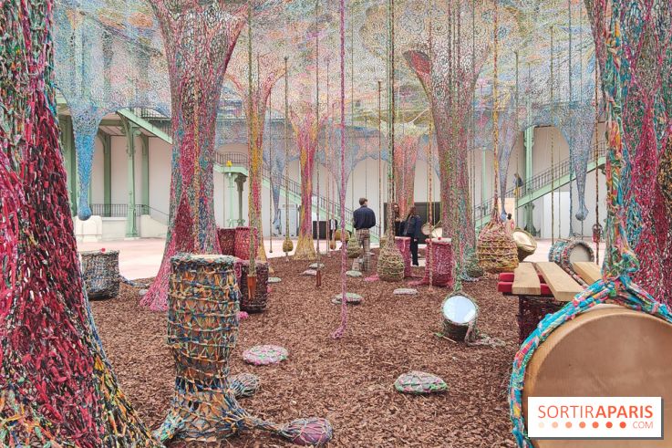 Ernesto Neto tisse une nouvelle installation monumentale gratuite au Grand Palais, nos photos