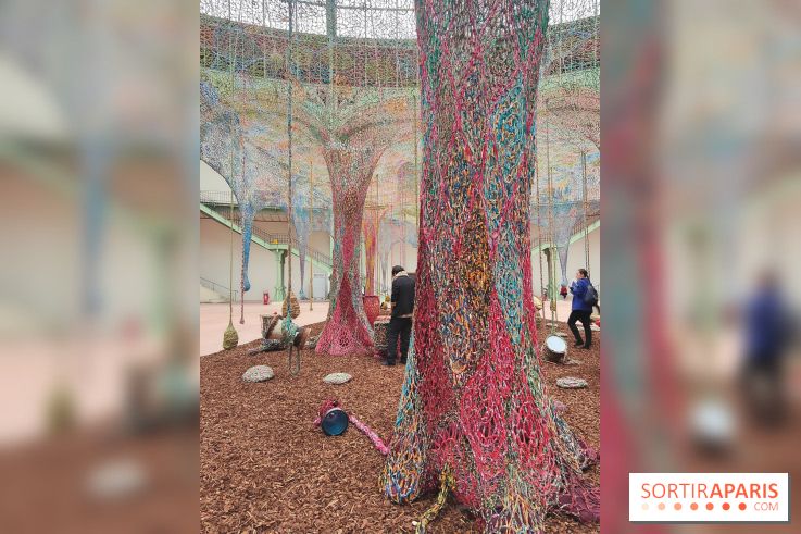 Ernesto Neto tisse une nouvelle installation monumentale gratuite au Grand Palais, nos photos