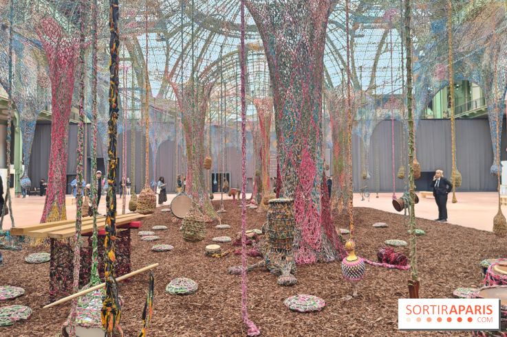 Ernesto Neto tisse une nouvelle installation monumentale gratuite au Grand Palais, nos photos - fotor 1749119754301