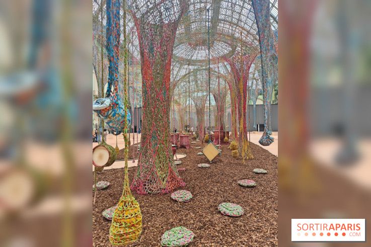 Ernesto Neto tisse une nouvelle installation monumentale gratuite au Grand Palais, nos photos