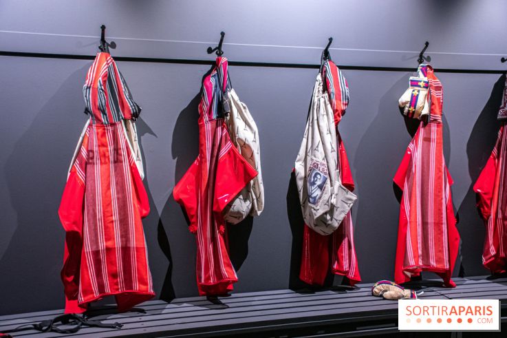 Exposition de vêtements-images de Chalisée Naamani au Palais de Tokyo
