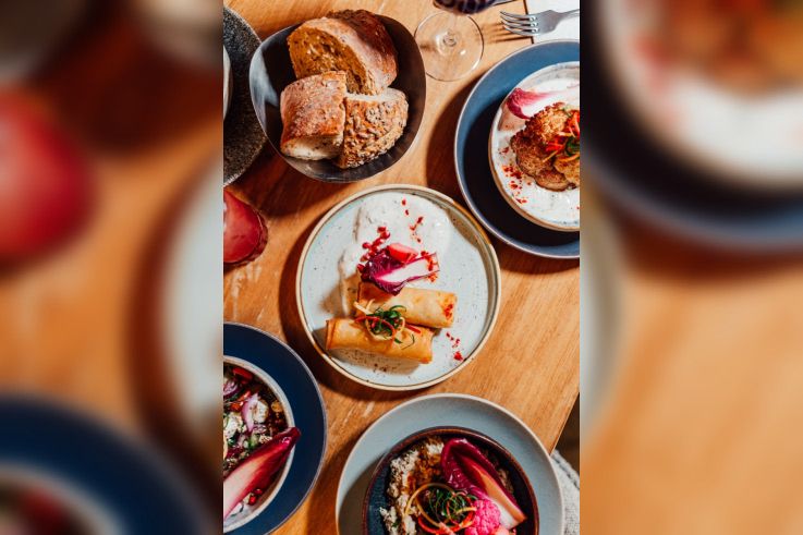 Paillettes Paris : un restaurant festif, une cuisine méditerranéenne  - 65fd54307ef69