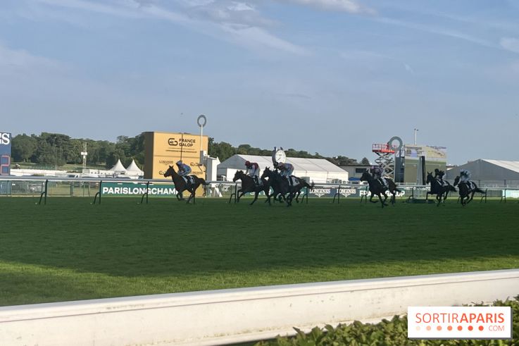 Jeuxdi by Longchamp - course hippique
