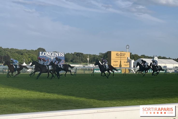 Jeuxdi by Longchamp - course hippique