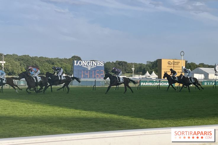 Jeuxdi by Longchamp - course hippique