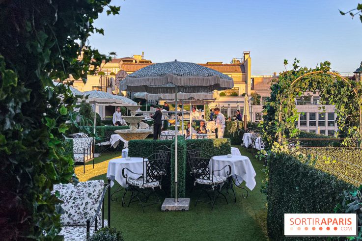Le Marta, le bar à cocktails perché sur le rooftop de l'Hôtel Barrière Fouquet's Paris tout l'été 2025 - image00012