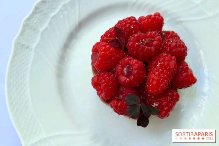 Patio terrasse La Réserve Paris - Tartelette framboises