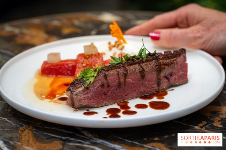 Maison Delano restaurant et terrasse cachée Paris 8e - magret de canard et pastèque grillé