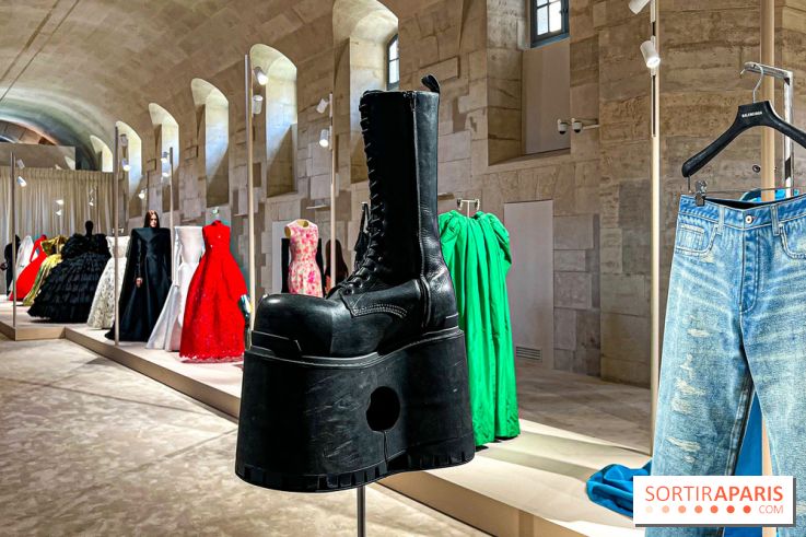 Balenciaga by Demna : l'exposition mode évènement (et gratuite !) au siège du groupe Kering