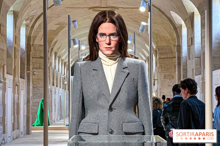 Balenciaga by Demna : l'exposition mode évènement (et gratuite !) au siège du groupe Kering
