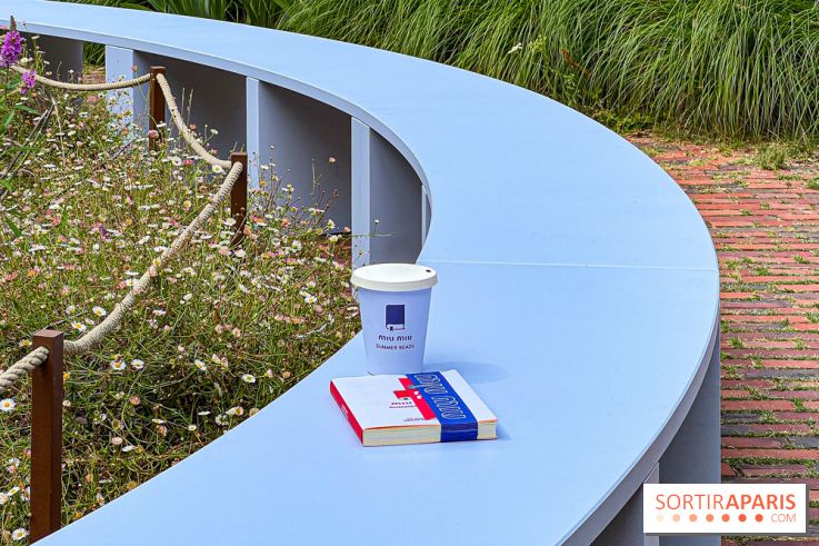Miu Miu Summer Reads : la maison italienne ouvre un pop up et distribue des livres gratuits à Paris