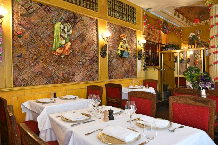 Nirvana Inde : un restaurant indien à la sortie de la station de métro liège - Fotor